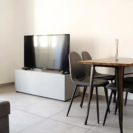 Апартаменты Modern Close To The Sea *